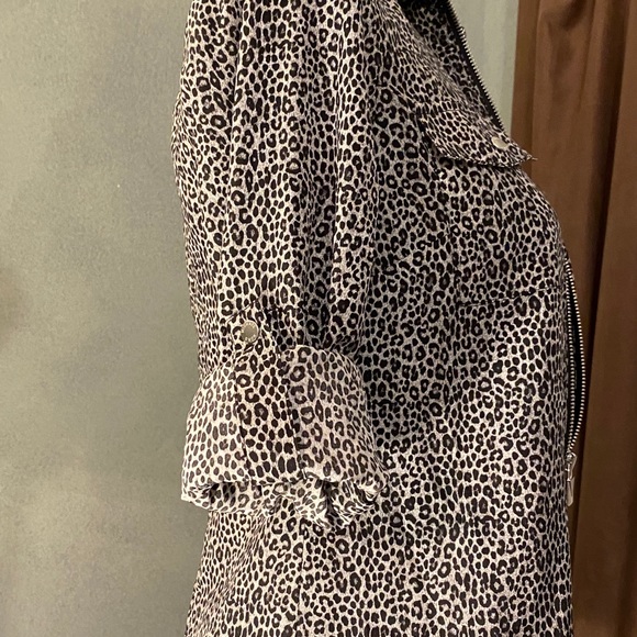 Michael Kors Roll-Tab Front Zip Cheetah Print Top - Picture 8 of 11